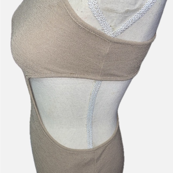 Elegant Tan Halter Cutout Dress- NWOT - Picture 3 of 5